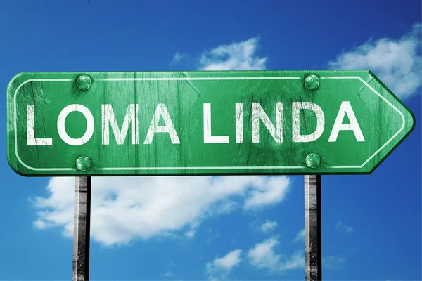 Loma 린다도로 표지판, 착용 및 손상 보고 — 스톡 사진