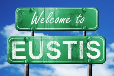 Eustis vintage yeşil yol işareti mavi gökyüzü arka plan ile