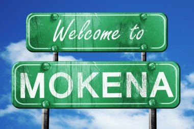 Mokena vintage yeşil yol işareti mavi gökyüzü arka plan ile