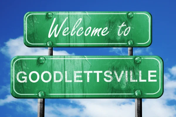Goodlettsville vintage zöld út jel-a kék ég háttér — Stock Fotó
