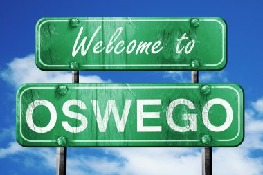 Oswego vintage yeşil yol işareti mavi gökyüzü arka plan ile
