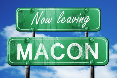 Macon, yeşil vintage yol işaret ile kaba yazı bırakarak