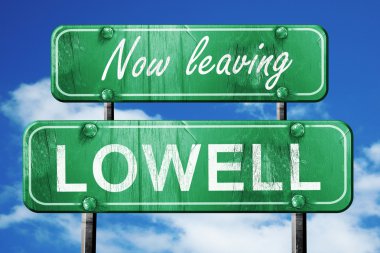 Lowell, yeşil vintage yol işaret ile kaba yazı bırakarak