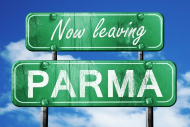 Parma, yeşil vintage yol işaret ile kaba yazı bırakarak