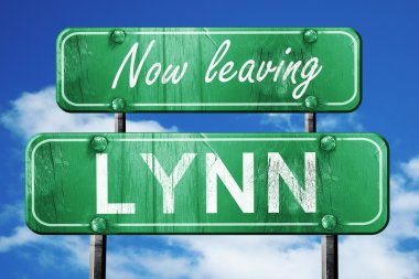 Lynn, yeşil vintage yol işaret ile kaba yazı bırakarak
