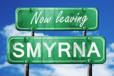 Smyrna, yeşil vintage yol işaret ile kaba yazı bırakarak