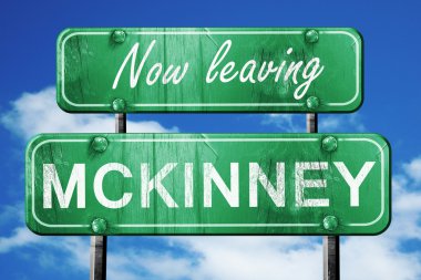 McKinney, yeşil vintage yol işaret ile kaba yazı bırakarak