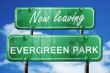 Evergreen park, yeşil vintage yol işaret ile kaba lette bırakarak