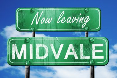 Kaba yazı bırakarak midvale, yeşil vintage yol işaretiyle