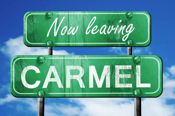 Carmel, yeşil vintage yol işaret ile kaba yazı bırakarak