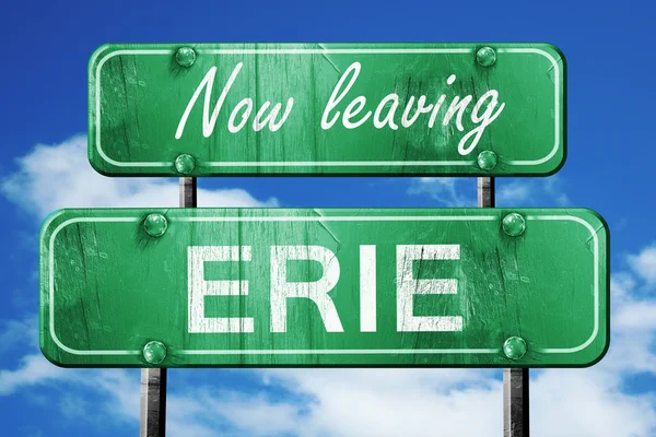 Erie, yeşil vintage yol işaret ile kaba yazı bırakarak