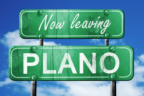 Plano, yeşil vintage yol işaret ile kaba yazı bırakarak