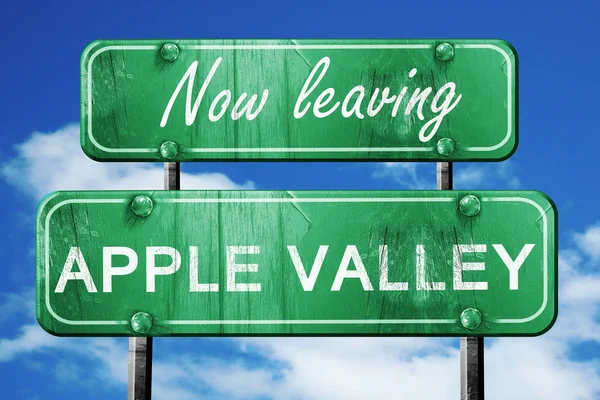 Apple valley, yeşil vintage yol işaret ile kaba letteri bırakarak