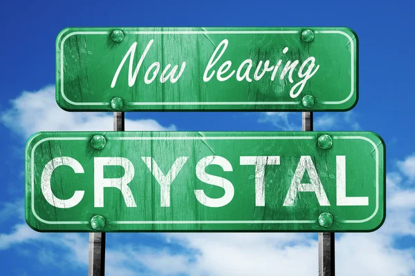 Kristal, yeşil vintage yol işaret ile kaba yazı bırakarak