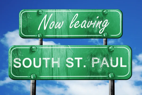 Saliendo hacia el sur de St. Paul, verde señal de carretera vintage con la lechuga áspera —  Fotos de Stock