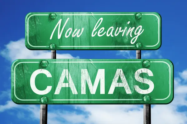 Camas, yeşil vintage yol işaret ile kaba yazı bırakarak