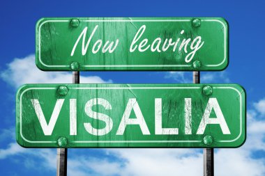 Visalia, yeşil vintage yol işaret ile kaba yazı bırakarak