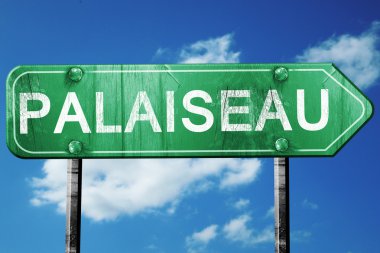 Palaiseau yol işaret, vintage bulutlar arka plan ile yeşil