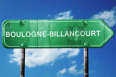 Boulogne-Billancourt yol işaret, vintage bulutlar backgr ile yeşil