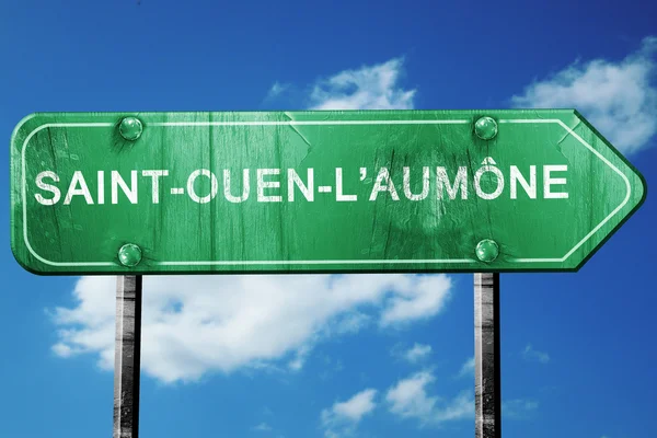 Saint-ouen-laumone yol işaret, vintage bulutlar backgr ile yeşil