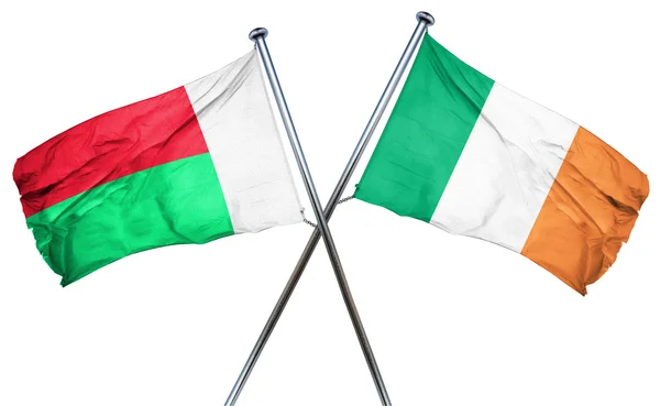 Madagaskar-Flagge mit irischer Flagge, 3D-Darstellung — Stockfoto