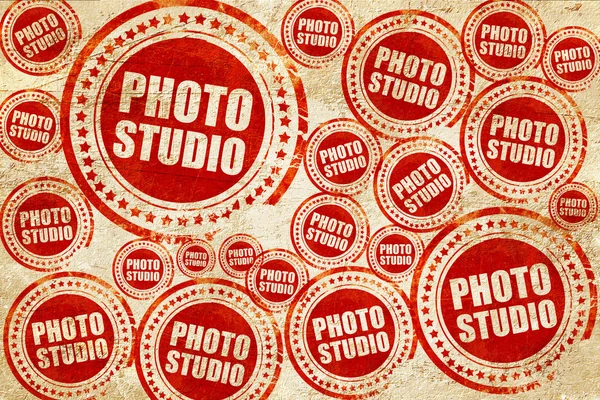 Studio foto, cap merah pada tekstur kertas grunge — Stok Foto