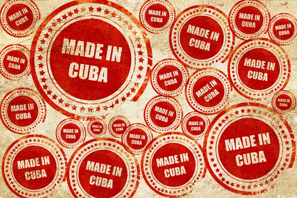 Gemaakt in cuba, rode stempel op een grunge papier textuur — Stockfoto