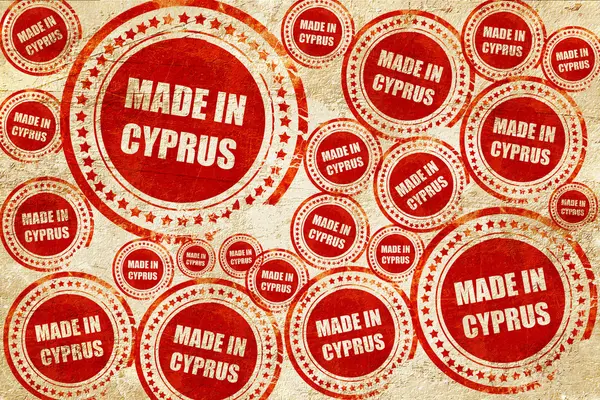 Hecho en cyprus, sello rojo sobre una textura de papel grunge — Foto de Stock