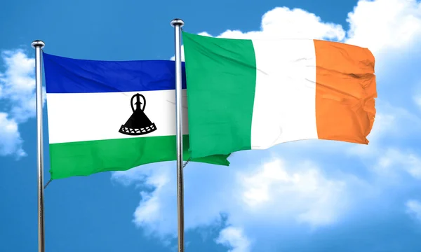 Lesotho Flagge mit irischer Flagge, 3D Rendering — Stockfoto