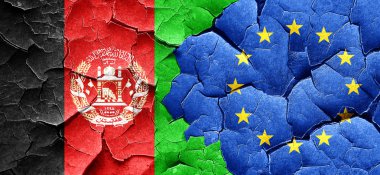 Afganistan bayrağı bir grunge Avrupa Birliği bayrağı ile wa kırık