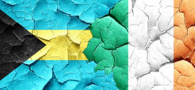 Bahamalar bayrağı bir grunge İrlanda bayrağı ile duvar kırık