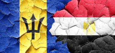 Barbados bayrağı bir grunge Mısır bayrağı ile duvar kırık