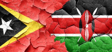 Doğu timor bayrağı bir grunge Kenya bayrağı ile duvar kırık