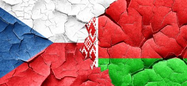 Çekoslovakya bayrak bir grunge Beyaz Rusya bayrağı ile duvar kırık