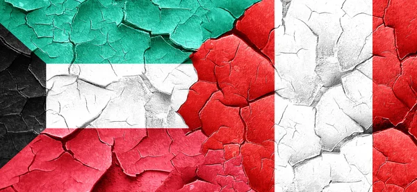 Kuveyt bayrağı bir grunge Peru bayrağı ile duvar kırık — Stok fotoğraf