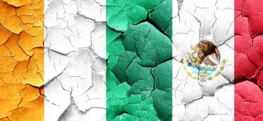 Fildişi Sahili bayrağı bir grunge Meksika bayrağı ile duvar kırık