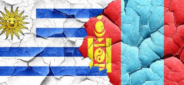 Uruguay bayrağı bir grunge Moğolistan bayrağı ile duvar kırık