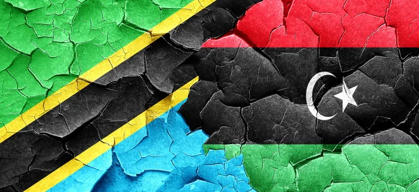 Tanzanie vlajku vlajku Libye grunge popraskané zdi — Stock fotografie