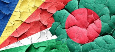 Seyşel Adaları bayrağı bir grunge Bangladeş bayrağı ile duvar kırık