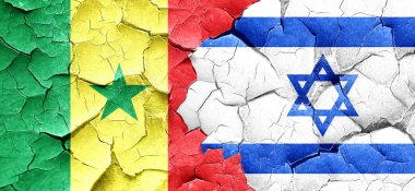 Senegal bayrak bir grunge İsrail bayrağı ile duvar kırık
