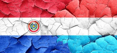 Paraguay bayrak bir grunge Lüksemburg bayrağı ile duvar kırık