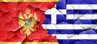 Karadağ bayrağı bir grunge Yunanistan bayrağı ile duvar kırık
