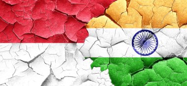 Monaco bayrağı bir grunge Hindistan bayrağı ile duvar kırık