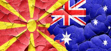 Makedonya bayrak bir grunge Avustralya bayrağı ile duvar kırık