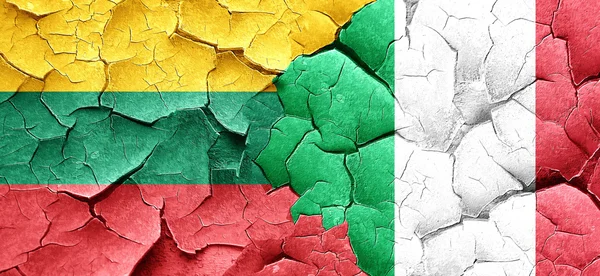 Litvanya bayrağı bir grunge İtalya bayrağı ile duvar kırık