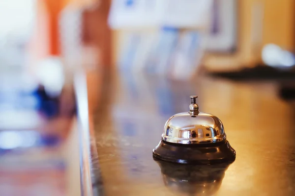 Hotelring auf dem Tisch — Stockfoto