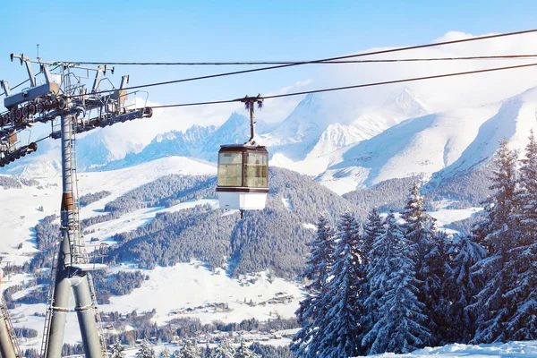 Cabine de elevação de esqui — Fotografia de Stock