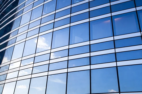 Fenêtres de bâtiment de haute entreprise — Photo