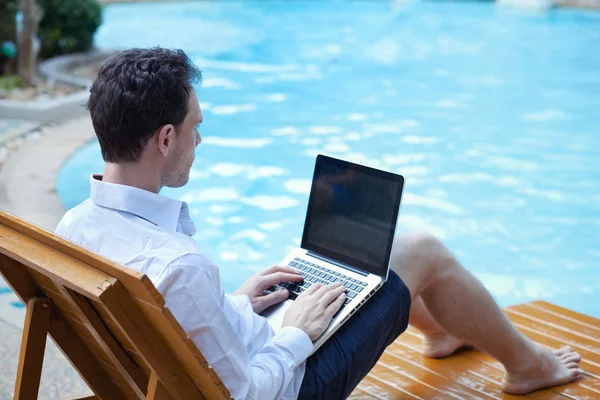 Business man with laptop — Stock Photo, Image