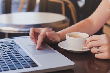 kafede e-posta kontrol